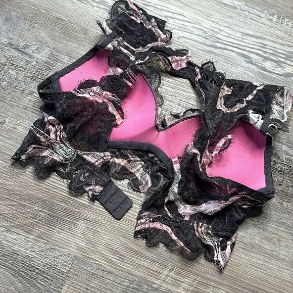 Victoria’s Secret | PINK | Bundle of 3 | XS/S Bralettes | Like New | 1573 - Picture 4 of 15